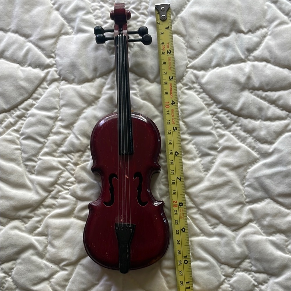 Red String Instrument Decor Set - Picture 3 of 6